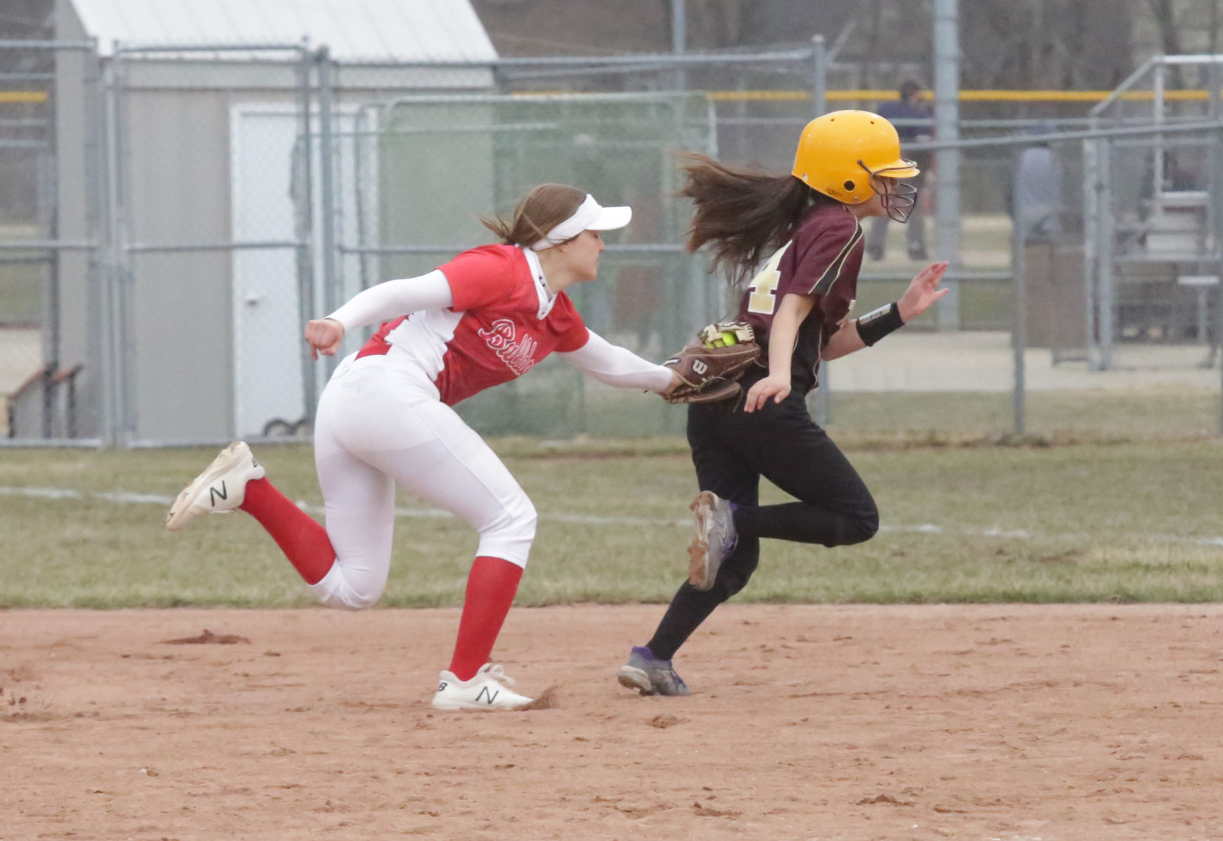Gallery Bulldogs vs Trojans in softball